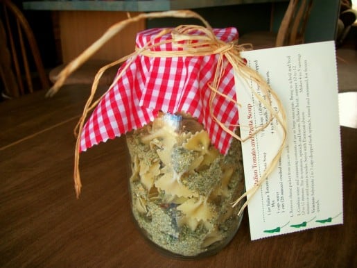 Gift in a Jar: Italian Tomato + Pasta Soup Mix