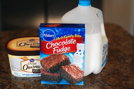 Copycat Better than Zaxby’s Brownie Batter Milkshake