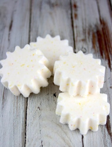 Easy DIY Yellow Sun Bursts Bath Bombs Recipe