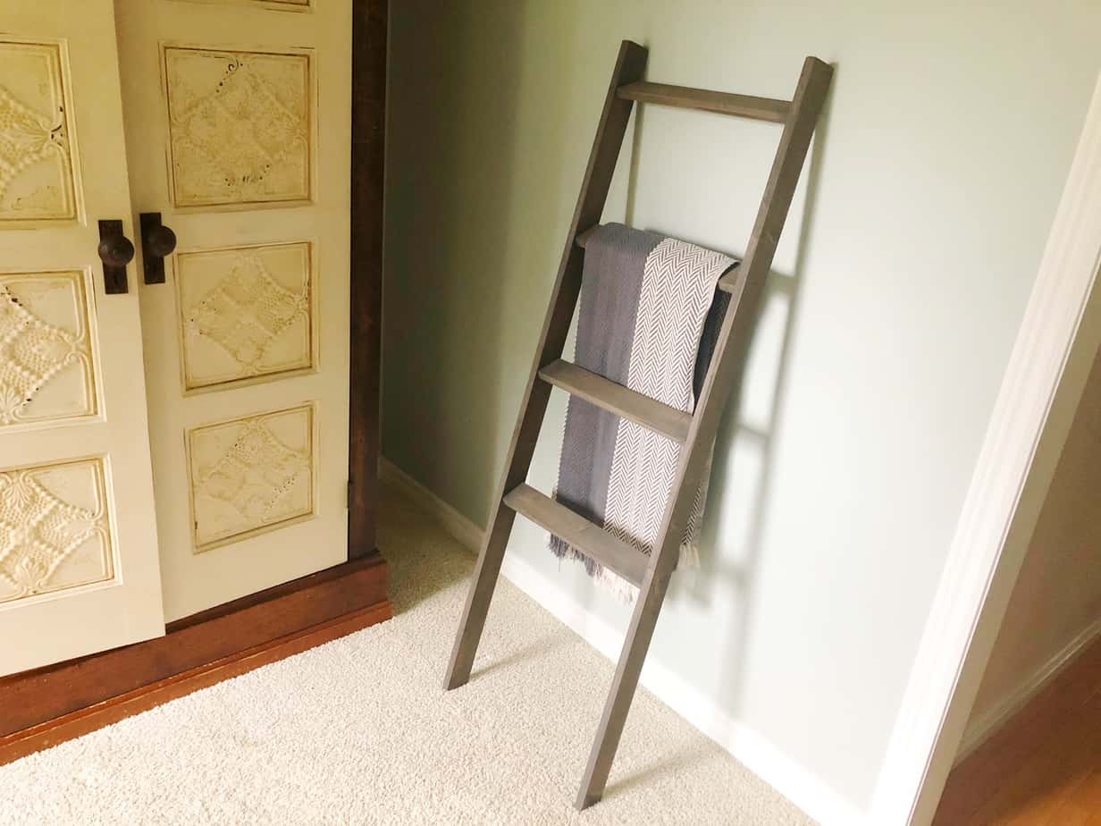 Blanket Ladder DIY Make Easy Farmhouse Decor Yourself