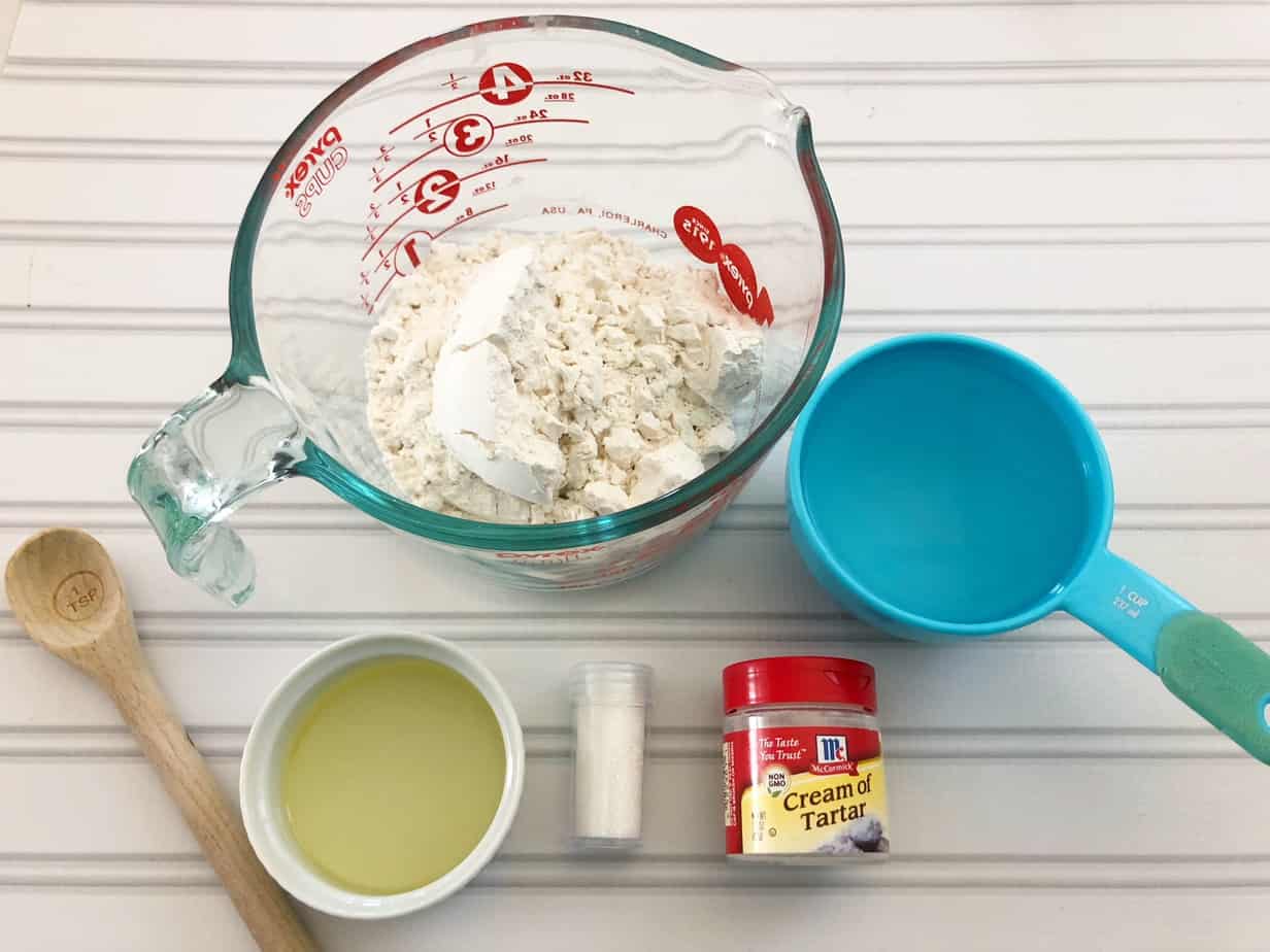 easy-playdough-recipe-just-3-ingredients