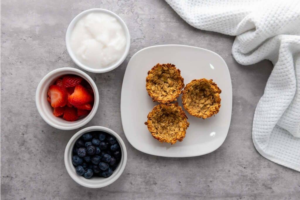 how to make berry granola cups